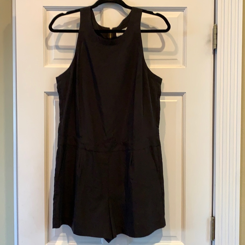 NWT Lou & Grey black romper. Zipper back. Medium